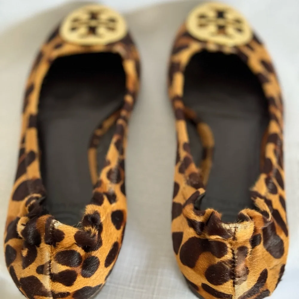 Tory Burch Reva Leopard Calf Hair Ballet Flats Gold Logo Size 6